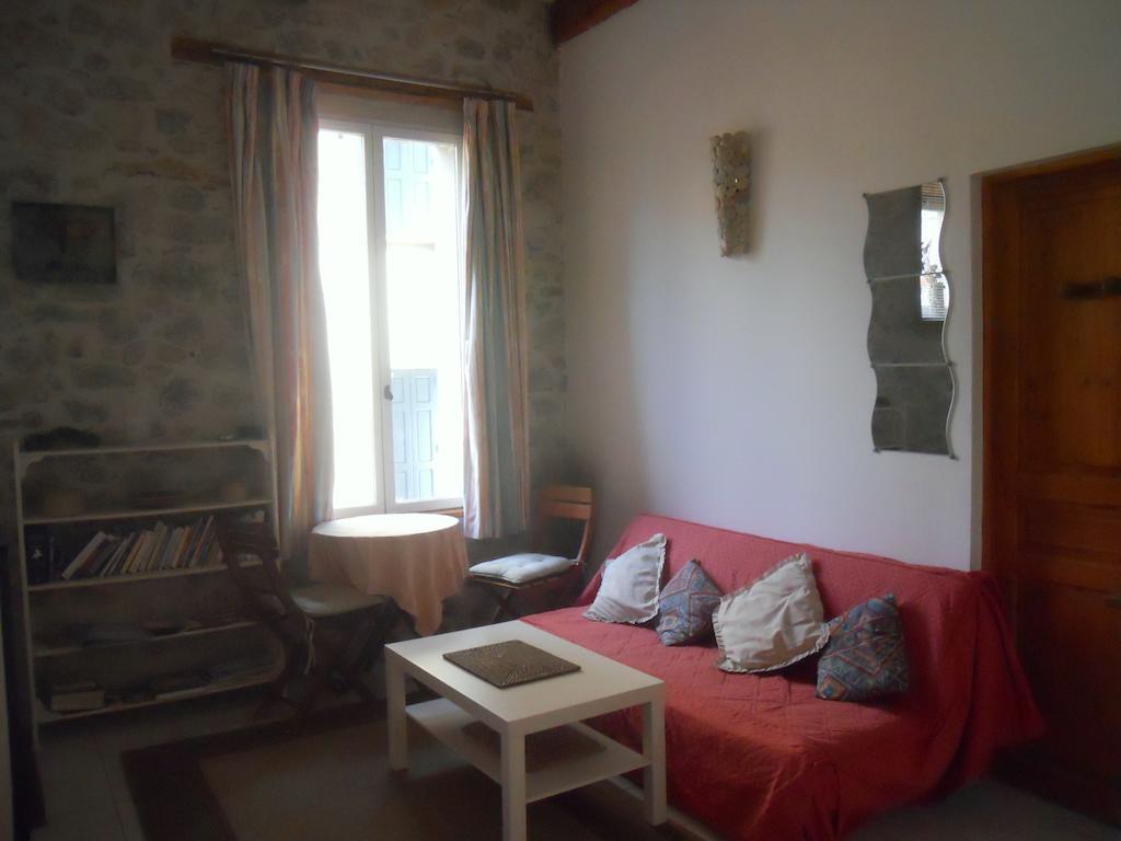 Chez Shona Ξενοδοχείο Lagrasse Δωμάτιο φωτογραφία
